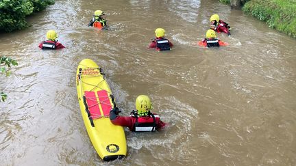 Les recherches se poursuivent le 22 juin 2021 à Beauvais (Oise) pour retrouver un jeune homme disparu. (PATRICK CAFFIN / MAXPPP)