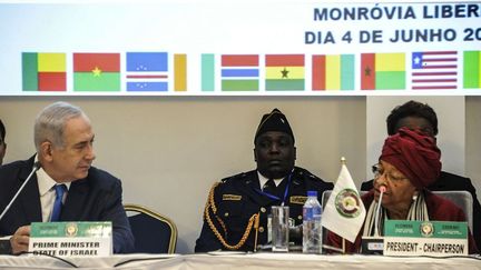 Le Premier ministre israélien benjamin Netanyahu et la présidente libérienne Ellen Johnson Sirleaf au sommet des chefs d'Etat africains à Monrovia (4 juin 2017). (Afp/ Zoom Doso)