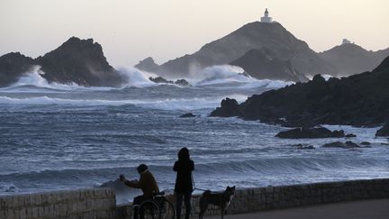 Le vent souffle à Ajaccio (Corse-du-Sud), le 21 février 2022. (PASCAL POCHARD-CASABIANCA / AFP)