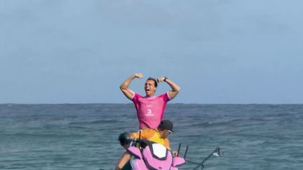 JO 2024 : le surfeur français Kauli Vaast sacré champion olympique