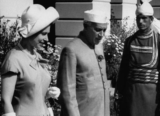 Rencontre avec le Premier ministre indien en 1961 lors de la visite officielle en Inde. (Life)