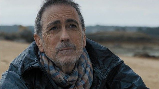 Alain Chamfort dans "Les châteaux de sable"
