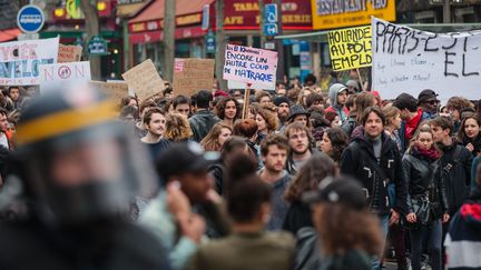 Une manifestation contre la loi El Khomri, le 24 mars 2016 à Paris. (MAXPPP)