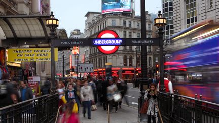 Le groupe d'&eacute;lectronique, de transport et de d&eacute;fense Thales a annonc&eacute;, le 3 ao&ucirc;t 2015,&nbsp;avoir remport&eacute; un contrat d'un milliard d'euros pour moderniser quatre lignes du m&eacute;tro de Londres (Royaume-Uni). (MANUEL COHEN / AFP )