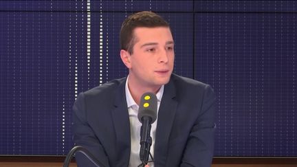 Jordan Bardella, le porte-parole du Rassemblement national, était l'invité de franceinfo vendredi.&nbsp; (FRANCEINFO / RADIOFRANCE)