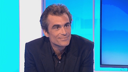 Le philosophe Raphael Enthoven invité ur le plateau de France 3 pour évoquer son dernier essai : "Little Brother"
 (France 3 / Culturebox)