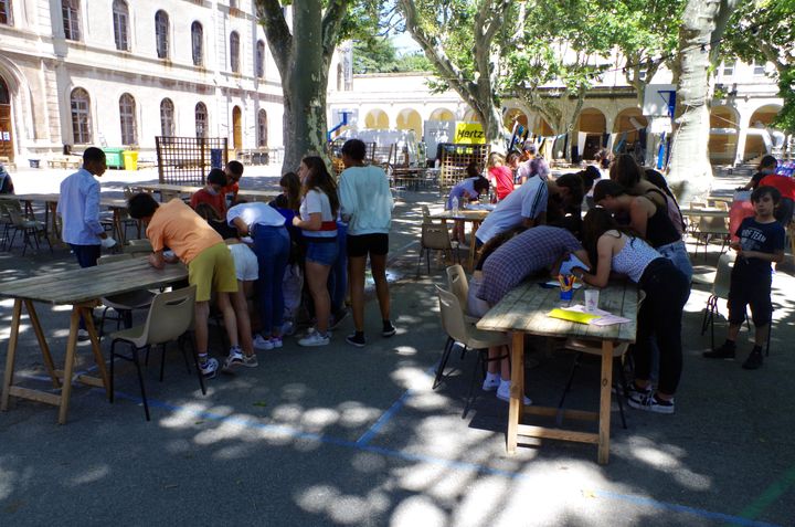 Les collégiens en séjour au lycée Saint Joseph dans le cadre du festival d'Avignon.&nbsp; (JEREMIE LAURENT-KAYSEN)