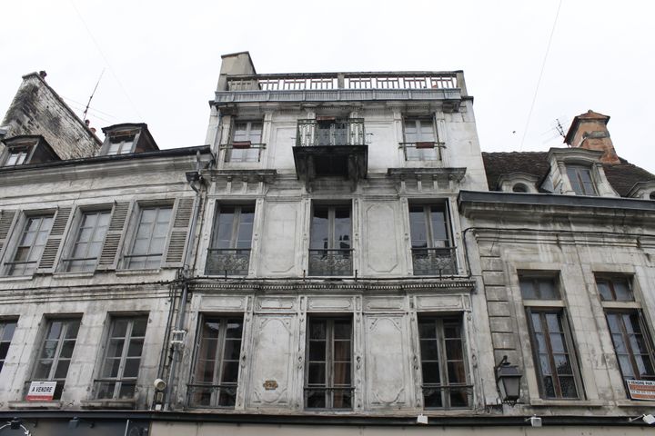 Un cinquième&nbsp;des logements de Tonnerre sont vacants, selon l'Insee.&nbsp; (LOUISE HEMMERLE / FRANCE INFO)