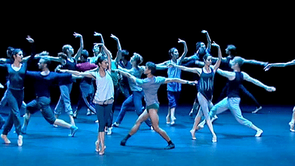 Les danseurs du Malandain Ballet Biarritz répètent la dernière création du chorégraphe "La Belle et la Bête"
 (France 3 / Culturebox)