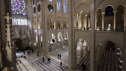 Notre-Dame : trois questions sur les thèses complotistes autour de l'incendie et de la reconstruction de la cathédrale