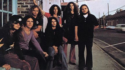 La pochette du premier album de Lynyrd Skynyrd (pronounced 'leh-'nérd'skin-'hérd
 (-)