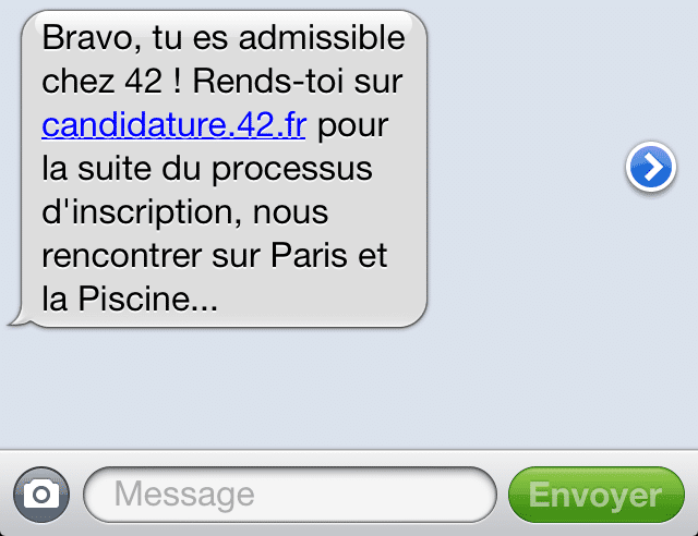 Le sms annon&ccedil;ant l'admission &agrave; La Piscine, deuxi&egrave;me &eacute;tape de s&eacute;lection pour l'entr&eacute;e &agrave; l'&eacute;cole 42. (MARION SOLLETTY / FRANCETV INFO)