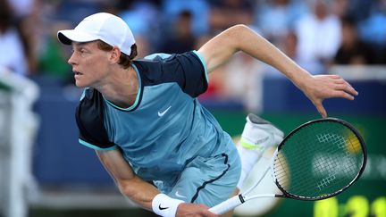 Jannik Sinner lors d'un match contre Alexander Zverev en demi-finale à Cincinnati, Ohio, le 18 août 2024. (MARK LYONS/EPA)