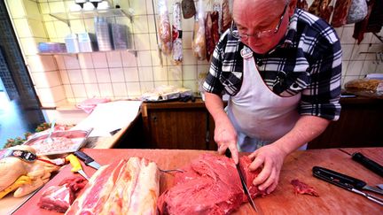 &nbsp; (De nombreux bouchers aujourd'hui en exercice ne tarderont plus à partir en retraite (ici un artisan lillois) © MaxPPP)