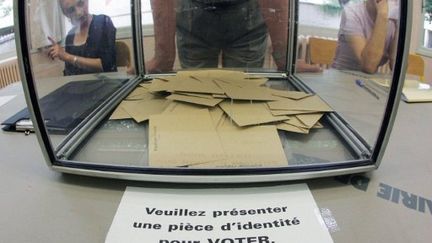 Une urne de vote, en 2007 (LIONEL BONAVENTURE / AFP)