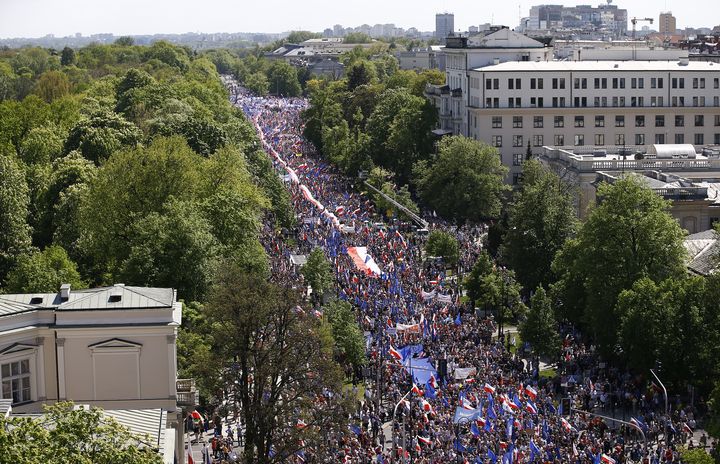 Il s'agit de l'une des plus importantes manifestations en Pologne depuis la chute du communisme en 1989. (KACPER PEMPEL / REUTERS)