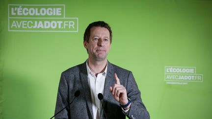 Benoît Hamon, vainqueur de la primaire de la gauche, va rencontrer mardi 31 janvier, Yannick Jadot, candidat écologiste à la présidentielle (THOMAS PADILLA / MAXPPP)