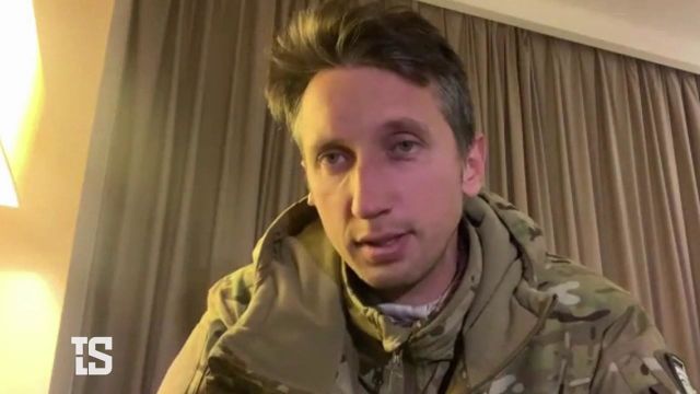 Toujours à Kiev, l'ancien tennisman ukrainien Sergiy Stakhovsky est déterminé à résister et à faire tout ce qu'il peut pour son pays. Il essaie notamment de mobiliser de l'aide dans le monde de la petite balle jaune.