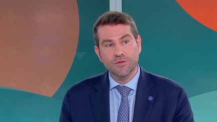 Emmanuel Véron, spécialiste de la Chine contemporaine et des relations internationales, invité du 19/20 info, mercredi 15 novembre, revient sur la rivalité entre le Joe Biden et Xi Jinping.