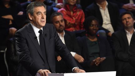 François Fillon, lors du "Grand Débat" sur BFMTV et CNews, mardi 4 avril. (LIONEL BONAVENTURE / POOL / AFP)