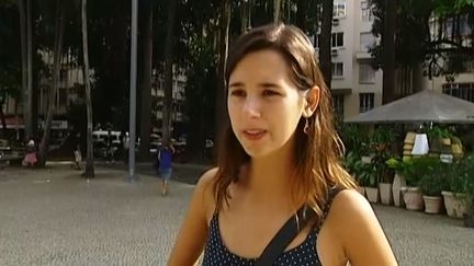 B&eacute;atrice, une &eacute;tudiante br&eacute;silienne, qui a manifest&eacute; &agrave; &nbsp;Rio de Janeiro pour un changement de politique au Br&eacute;sil. (FRANCE 2 / FRANCETV INFO)