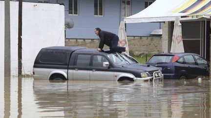 Un bébé sauvé des eaux