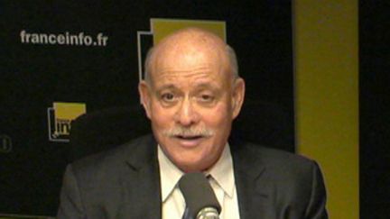 &nbsp; (L'économiste Jeremy Rifkin dans les studios de France Info. © Radio France)