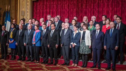 Le gouvernement Valls III pose à l'Elysée, le 17 février 2016. (YANN KORBI / CITIZENSIDE.COM)