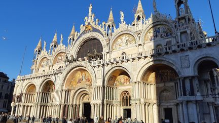 La basilique Saint-Marc à Venise autour de laquelle le procurateur Pierpaolo Campostrini veut construire une barrière imperméable en verre transparent. (BRUCE DE GALZAIN / RADIO FRANCE)