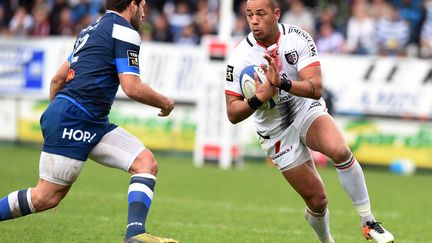 Duel de centres internationaux entre Gaël Fickou (Toulouse) Rémi Lamerat (Castres) (REMY GABALDA / AFP)