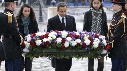 Nicolas Sarkozy inaugure la plaque aux lycéens résistants (AFP)