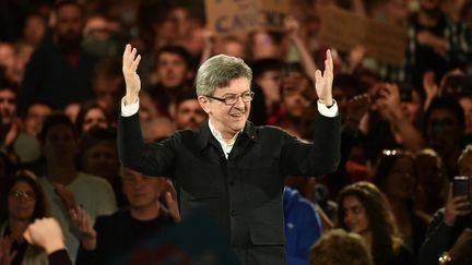 Jean-Luc Mélenchon prononce un discours lors d'un meeting de campagne à Lille, le 12 avril 2017. (PHILIPPE HUGUEN / AFP)