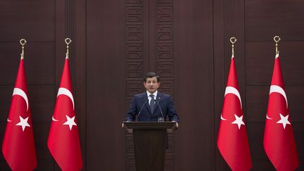 Le Premier ministre, Ahmet Davutoglu, le 10 octobre 2015 &agrave; Ankara (Turquie). (MURAT KULA / ANADOLU AGENCY / AFP)