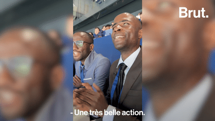 Joueur de cécifoot et non-voyant, Yvan Wouandji va souvent au stade pour suivre les matchs du PSG. Son frère jumeau Yvon lui décrit les matchs à voix haute. Brut est allé au Parc des Princes avec le duo pour le match Paris-Auxerre.