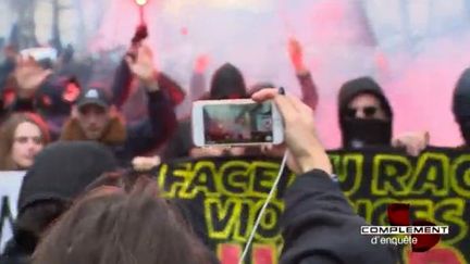 Sputnik News au travail dans la manif contre les violences policières du 19/02/2017 (FRANCE 2 / FRANCETV INFO)