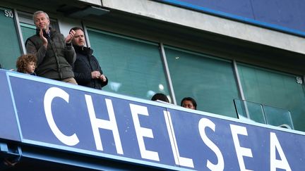 Roman Abramovitch en tribune lors d'un match entre Chelsea et Scunthorpe, à Stamford Bridge, le 10 janvier 2016. (JUSTIN TALLIS / AFP)