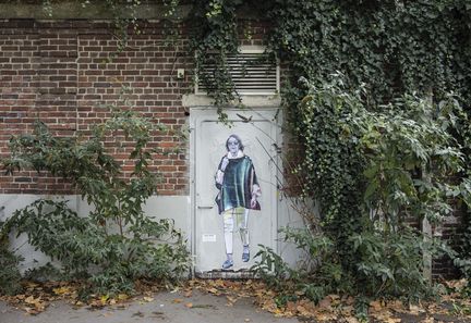 Un collage représentant Gisèle Pelicot, réalisé par l'artiste La Dame Quicolle, à Lille, le 16 octobre 2024. (SAMEER AL-DOUMY / AFP)