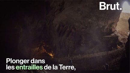 Plonger dans les entrailles de la Terre, arpenter de gigantesques salles souterraines ou encore découvrir d'impressionnantes sculptures minérales… Bienvenue dans les grottes de Carlsbad.