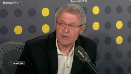 Le&nbsp;président de la Fédération nationale des associations d'usagers des transports (FNAUT),&nbsp;Bruno Gazeau dans le studio de franceinfo, le 24 avril 2018. (FRANCEINFO / RADIOFRANCE)