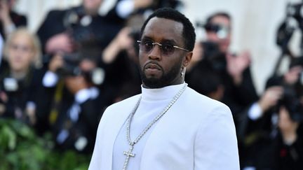 Sean Combs arrivant au Met Gala 2018, le 7 mai 2018, au Metropolitan Museum of Art à New York. (ANGELA WEISS / AFP)