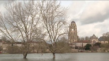 Inondations : les habitants de Saintes attendent une réponse du gouvernement