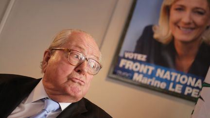 Jean-Marie Le Pen lors d'une conf&eacute;rence de presse &agrave; la permanence du Front national &agrave; Nice (Alpes-Maritime),&nbsp;le 18 mars 2015. (  MAXPPP)