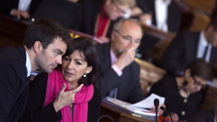 Anne Hidalgo et son ancien premier adjoint Bruno Julliard, le 25 mars 2013 à Paris. (JOEL SAGET / AFP)