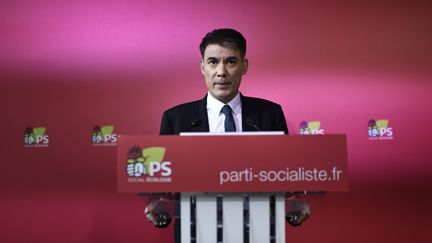Olivier Faure au siège&nbsp;du Parti socialiste&nbsp;rue de Solférino, à Paris, le 16 mars 2018. (STEPHANE DE SAKUTIN / AFP)
