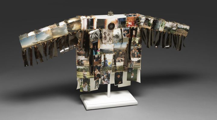 Chemise de guerre, Bently Spang, artiste cheyenne, 1960, American Indian Art collection Sandra Spang
 (Service Nelson-Atkins Museum of Art / photo Joshua R. Ferdinand)