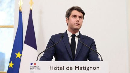 Le Premier ministre Gabriel Attal lors d'une conférence de presse sur la crise agricole, le 21 février 2024, à Matignon (Paris). (ALAIN JOCARD / AFP)