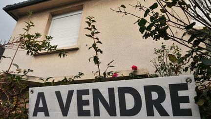 Une maison est à vendre. (MYCHELE DANIAU / AFP)