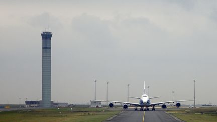 L'a&eacute;roport parisien de Roissy-Charles-de-Gaulle, en octobre 2012. (ALEXANDER KLEIN / AFP)