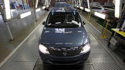 L'avenir s'assombrit encore pour le march&eacute; automobile fran&ccedil;ais, avec un recul de 7,8% des immatriculations en octobre 2012 par rapport &agrave; octobre 2011,&nbsp;qui s'explique en partie par la contre-performance de Renault. (MAXIM SHEMETOV / REUTERS)