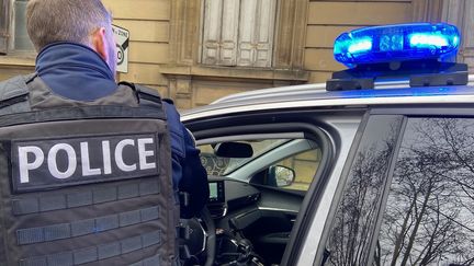 Un policier en intervention&nbsp;(photo d'illustrtion). (MARC BERTRAND / RADIO FRANCE)